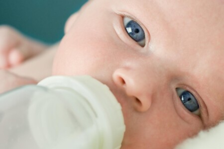 Mléčná kojenecká výživa